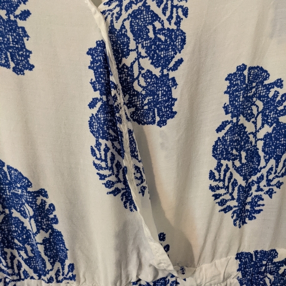 Pre-Worn White and Blue Romper XL with Korean label 🏷️ OBO - Picture 6 of 14